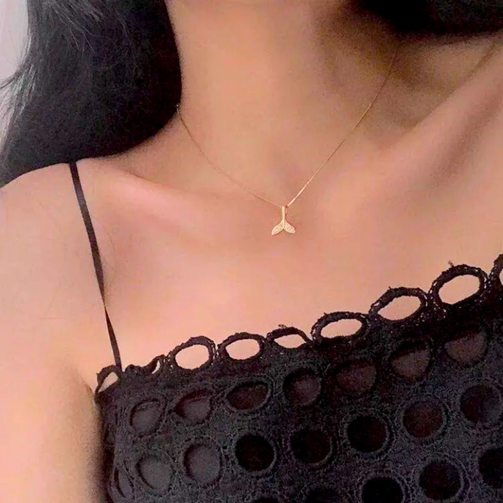 Gold Fishtail Necklace